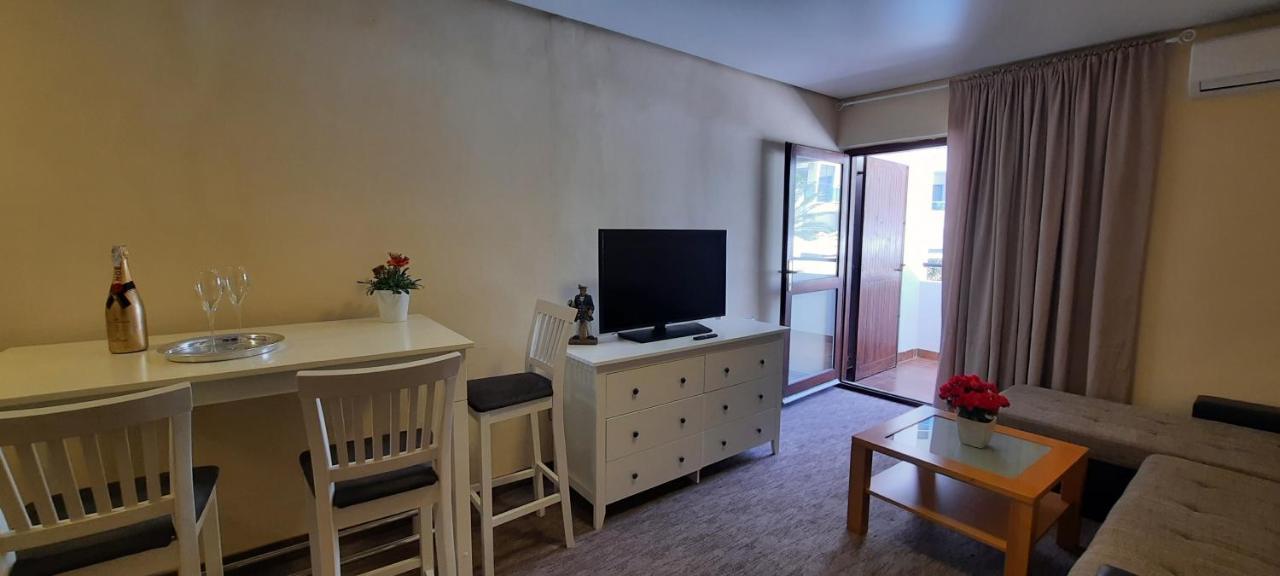 Ambassador Apartments Petrovac Екстер'єр фото